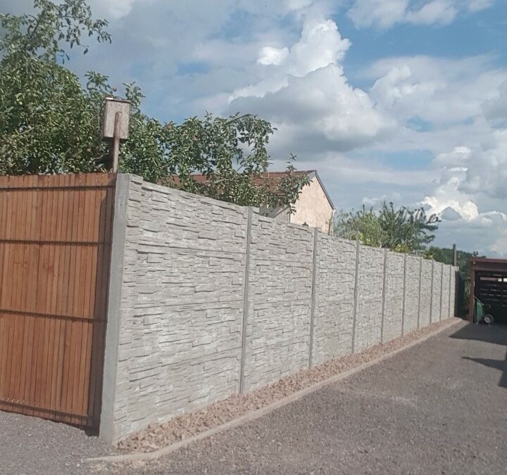 Clôture béton décorative